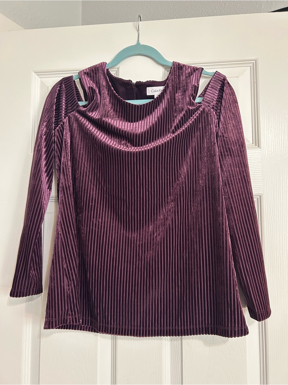 Calvin Klein Plum Velvet Cold-Shoulder Long Sleeve Top
